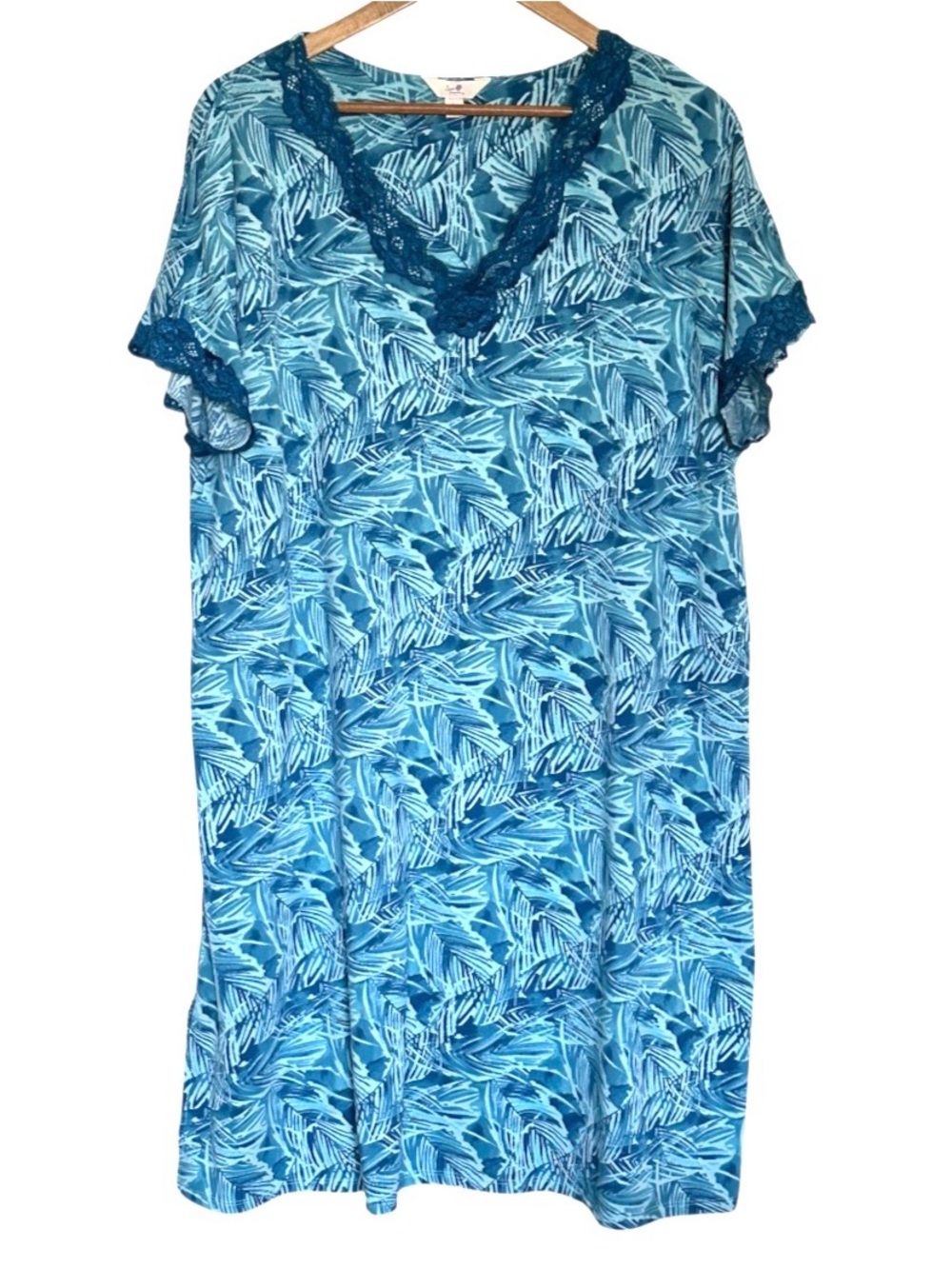 Secret Treasures Nightgown Women’s Large Blue Leaves Short Sleeve Pullover